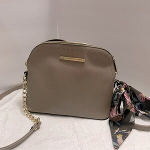 Gray Steve Madden crossbody bag